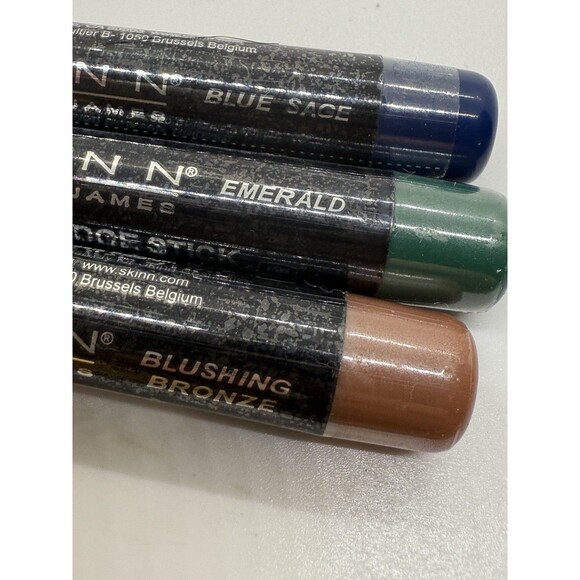 SKINN Cosmetics Smudge Sticks 3 Waterproof EMERALD, BLUE SAGE, BLUSHING BRONZE - Picture 2 of 8